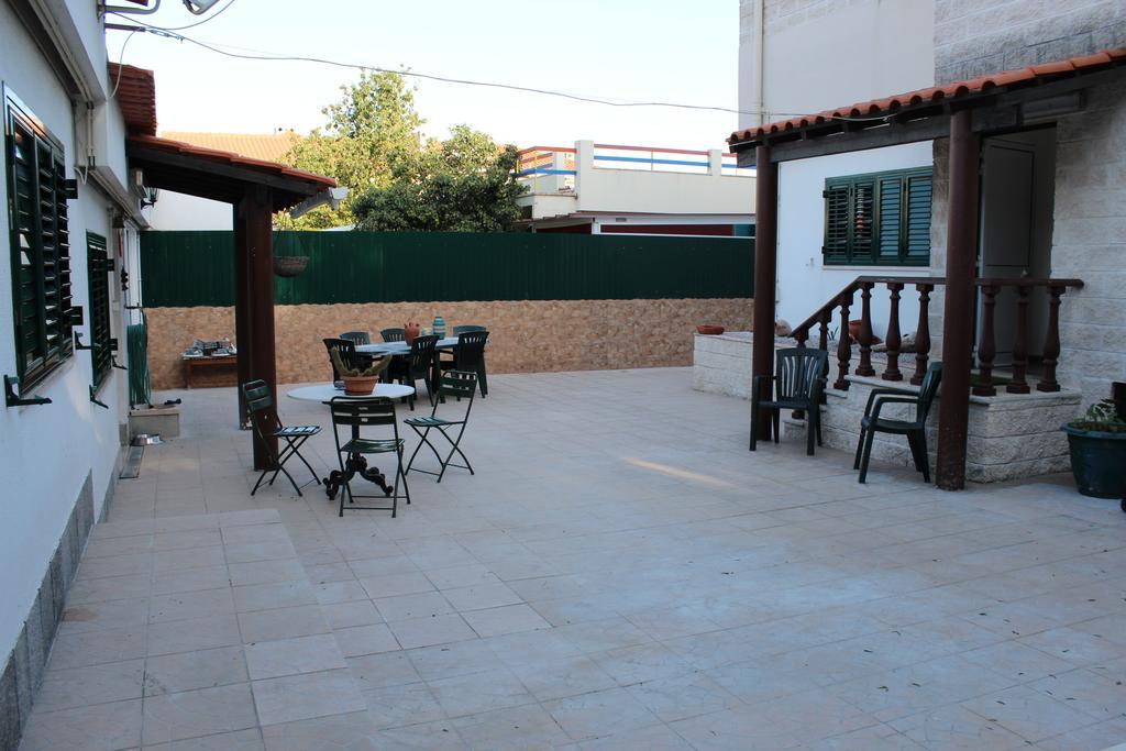 Hostel Casa Lucas 차르네카 외부 사진